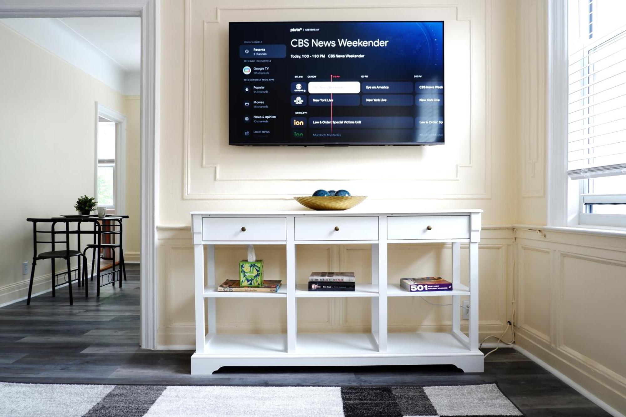 Newly Renovated - Minutes From The Apartment