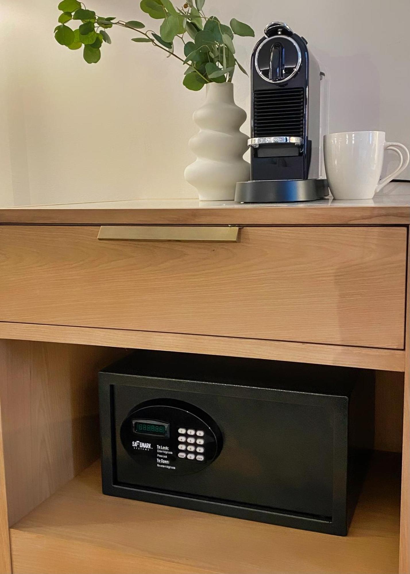 Hotel Aura Times Square 4*