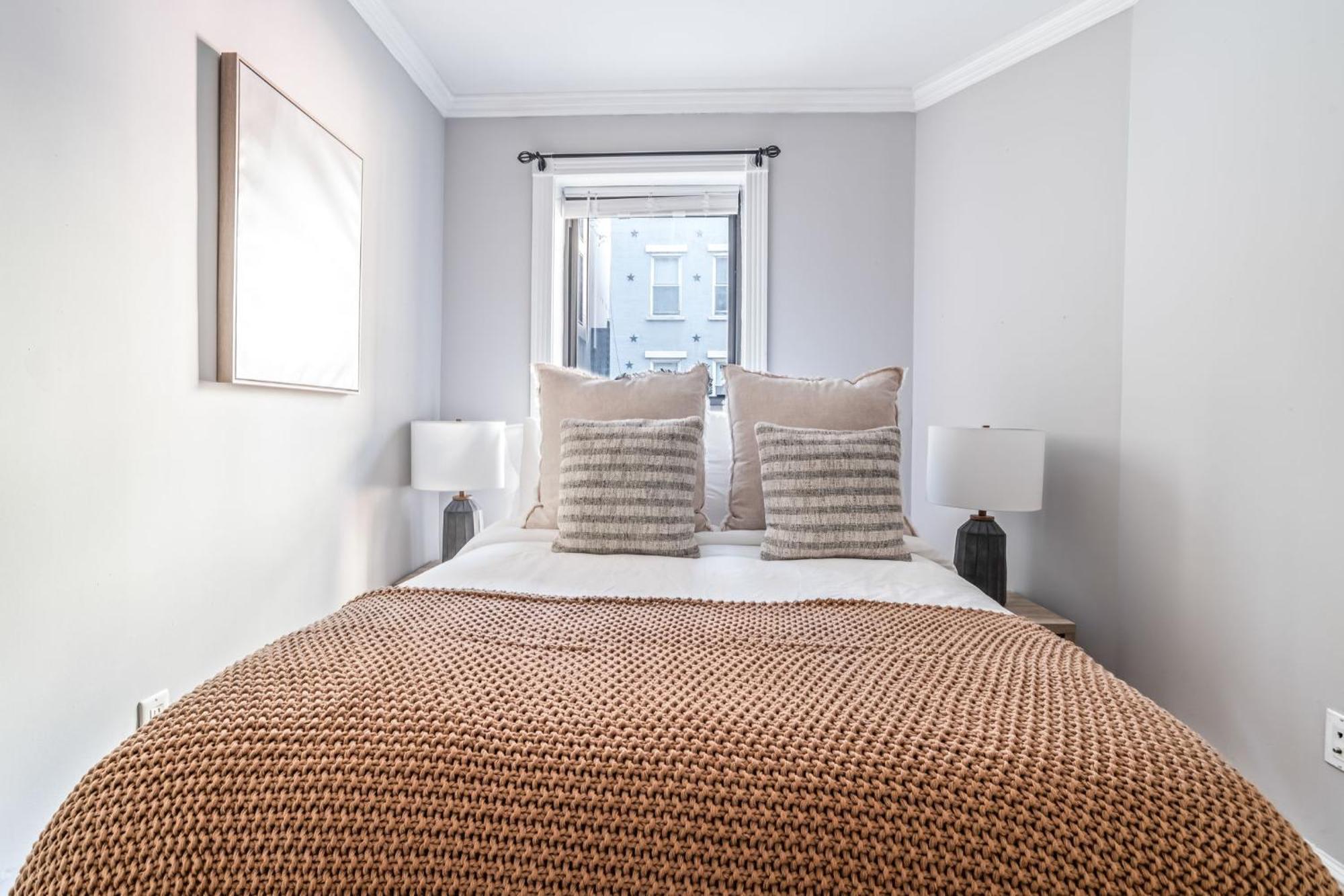 Apartment Charming 2bed 1bth Apt