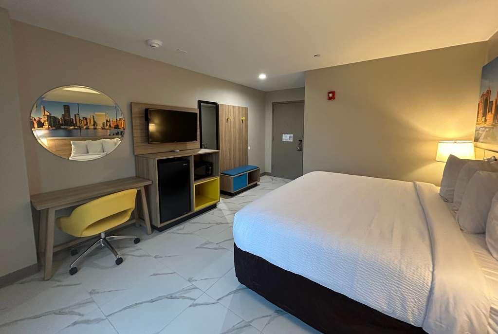 Hotel Days By Wyndham Staten Island 2*