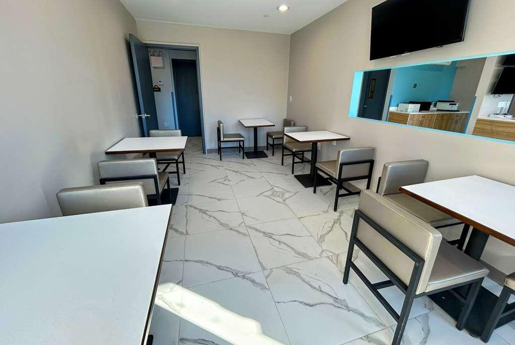 Hotel Days By Wyndham Staten Island New York