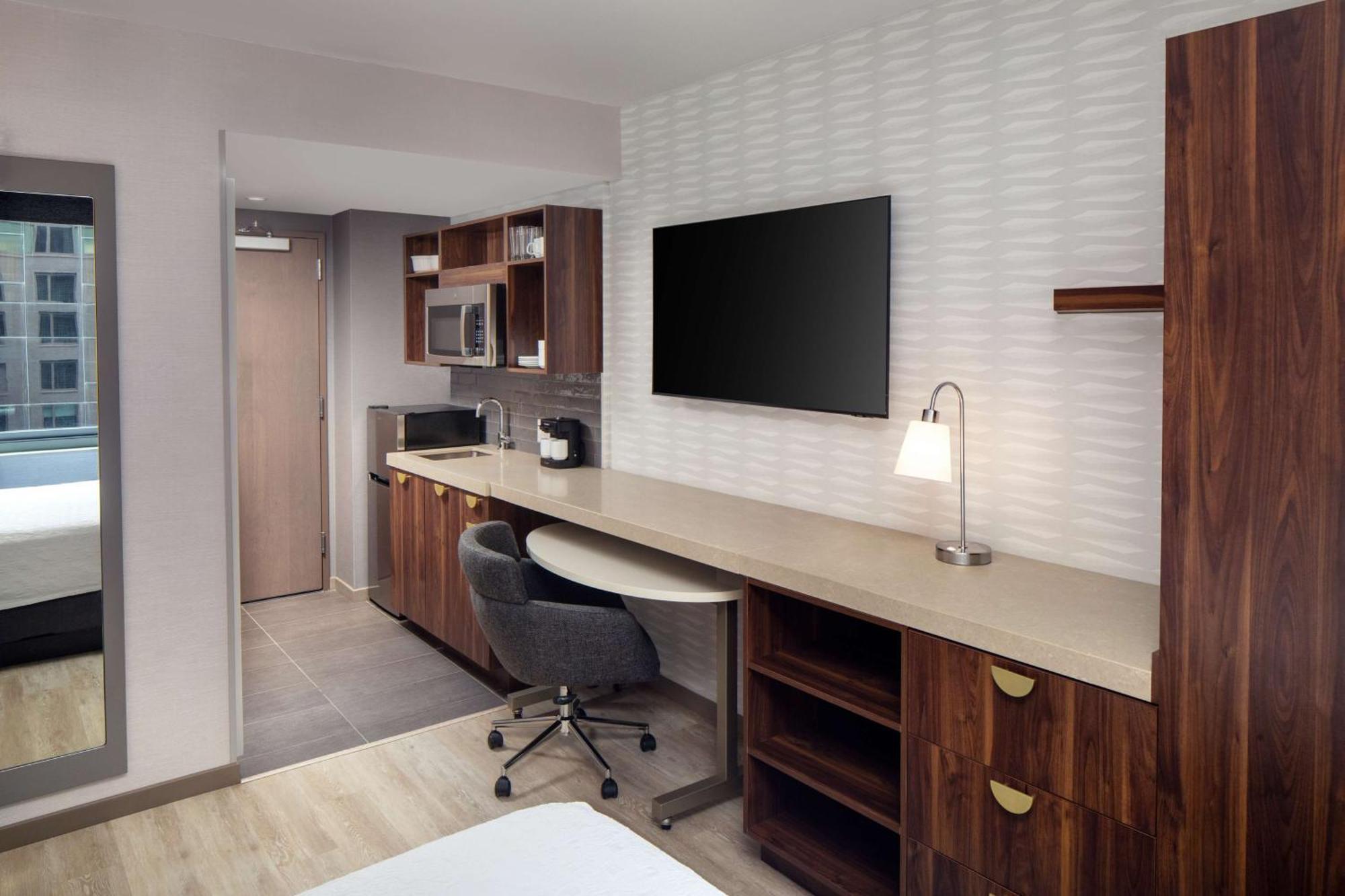 Hotel Home2 By Hilton Times Square 3*