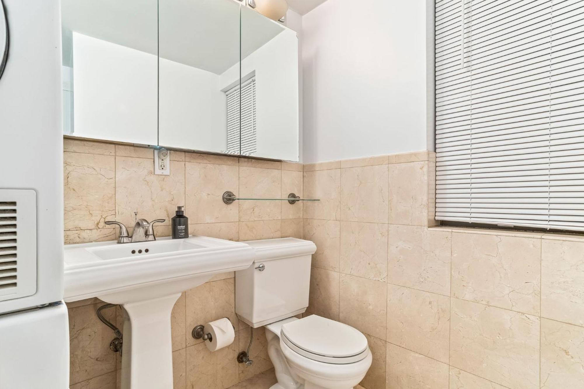 Cute 3bd 2bath Apartment *