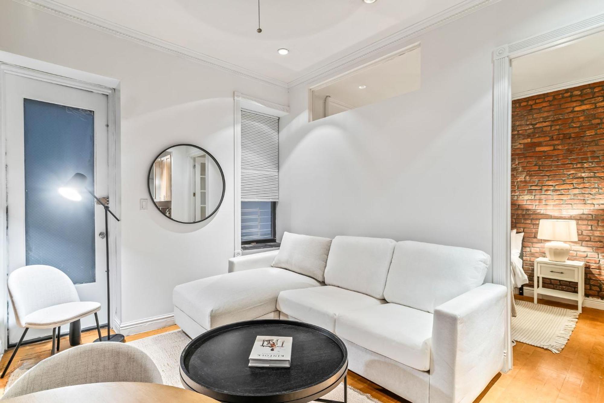 Cute 3bd 2bath Apartment *