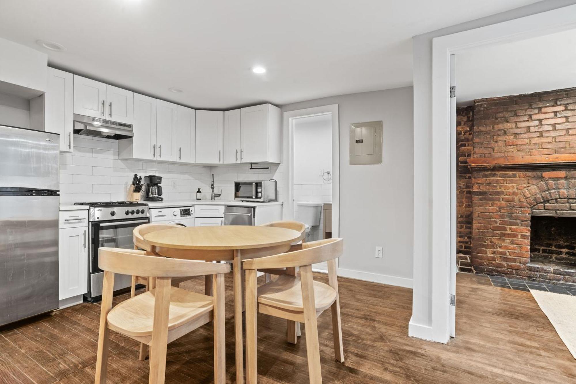 Chelsea Charm 2bd 1 Bath