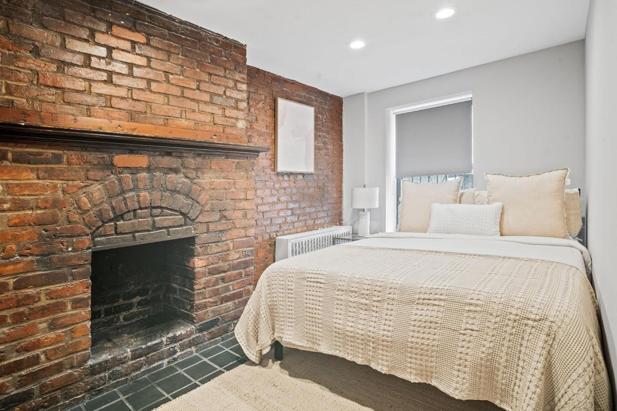 Chelsea Charm 2bd 1 Bath Apartment