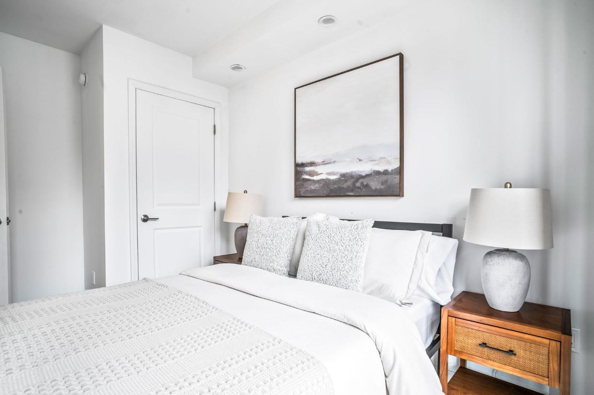 Modern 2-br With Southern Views