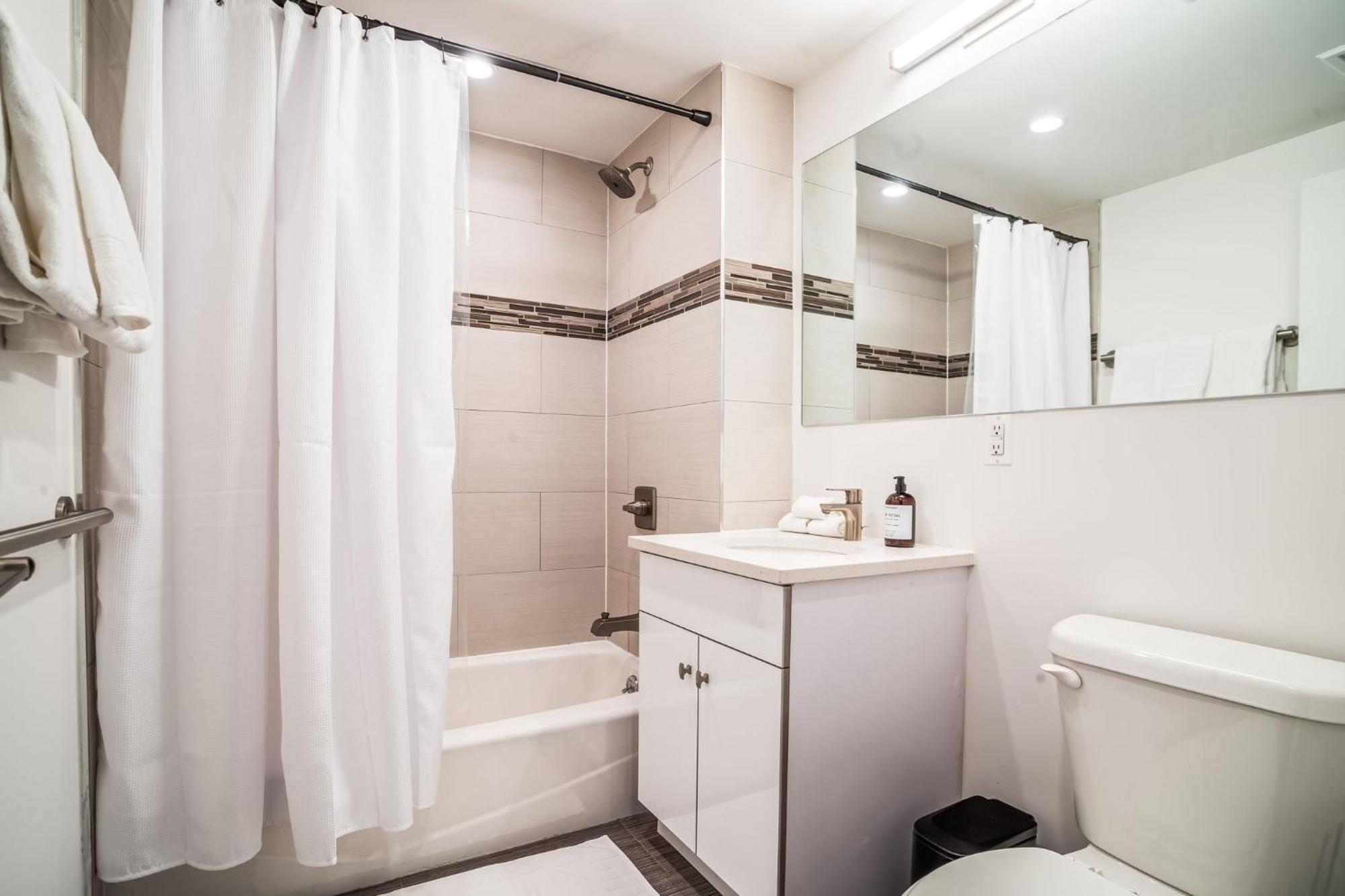 Modern 2-br With Southern Views