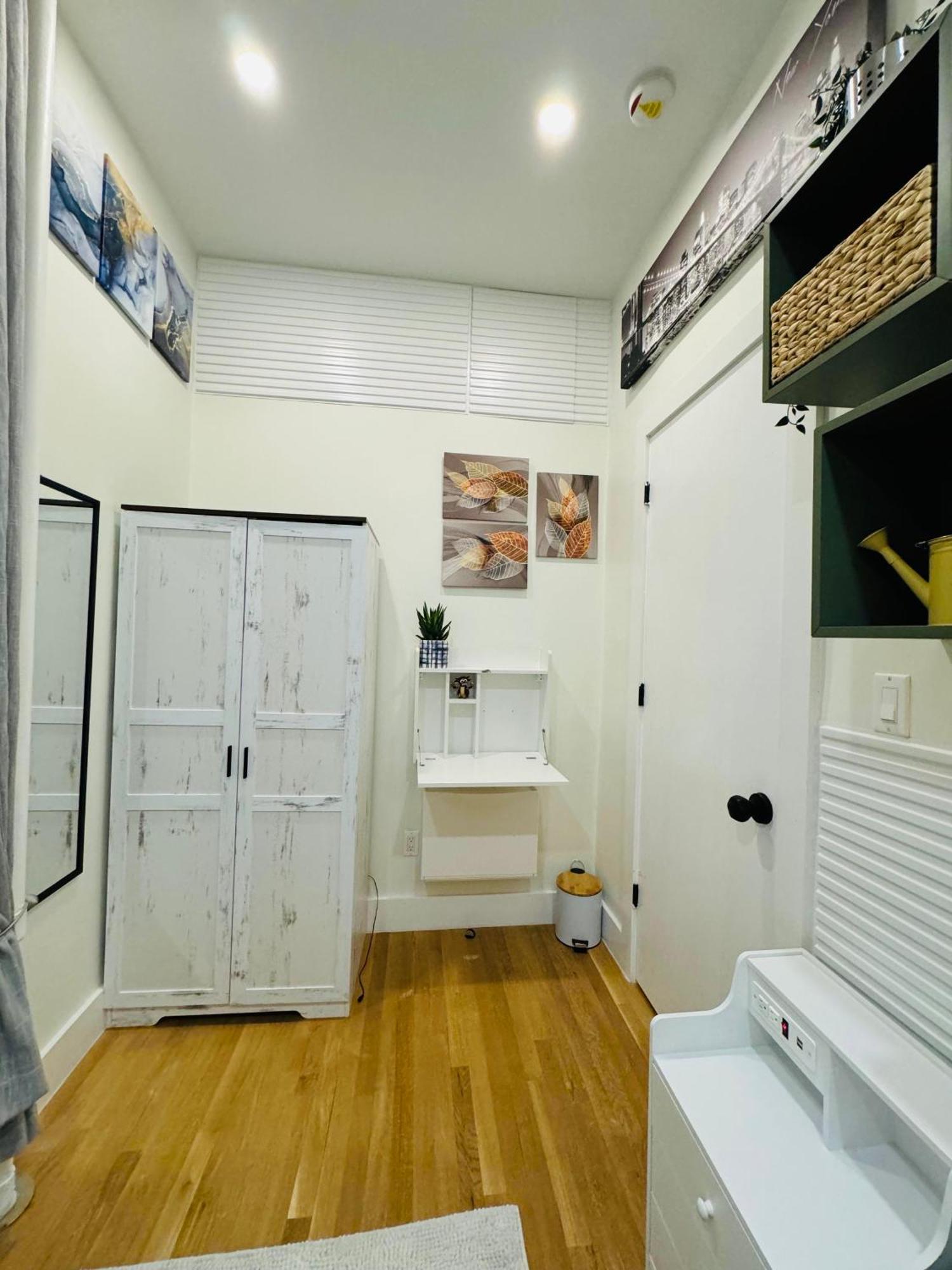 Columbus House Homestay *