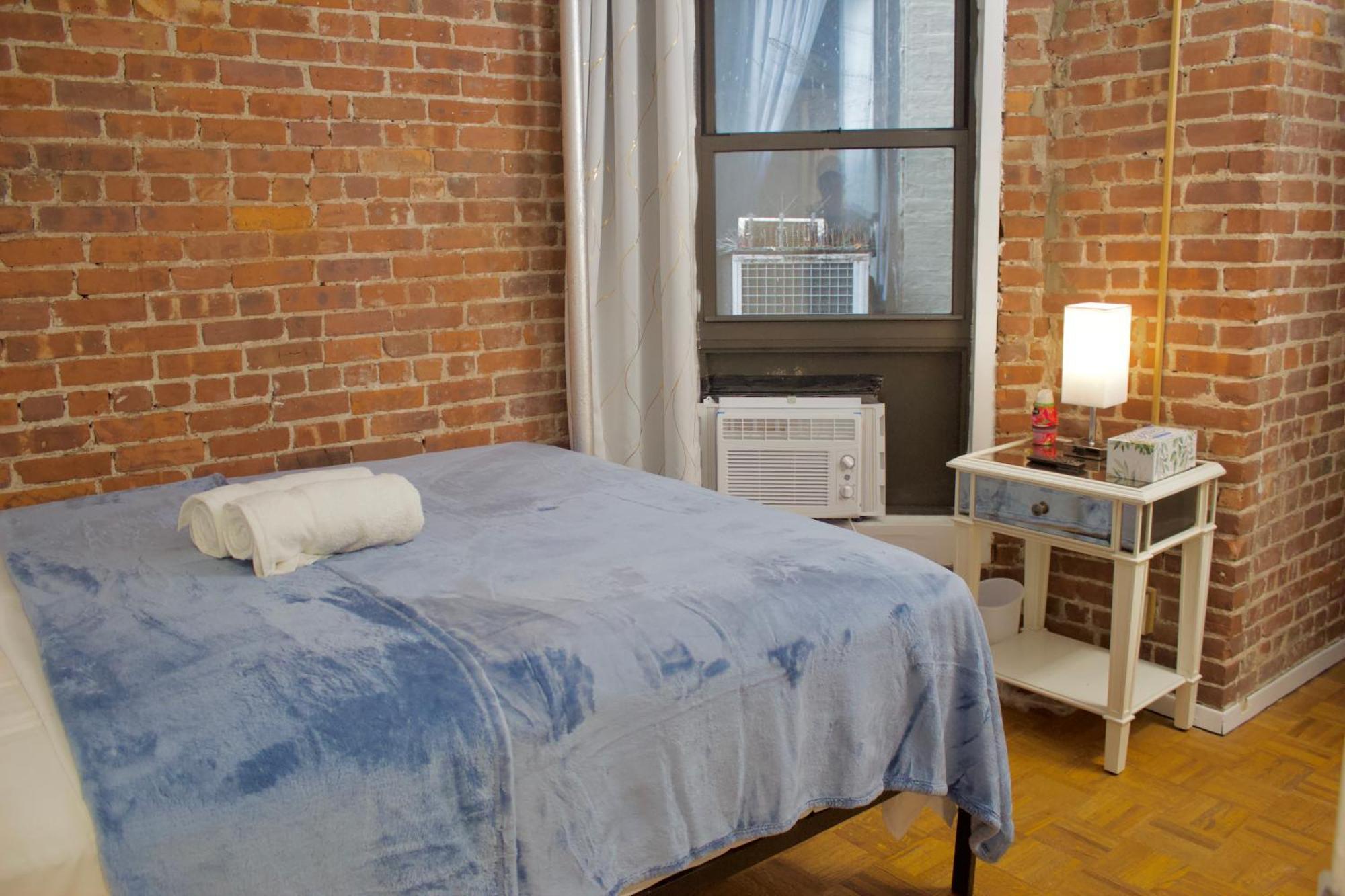 One Block Away From Times Square! Hotel *