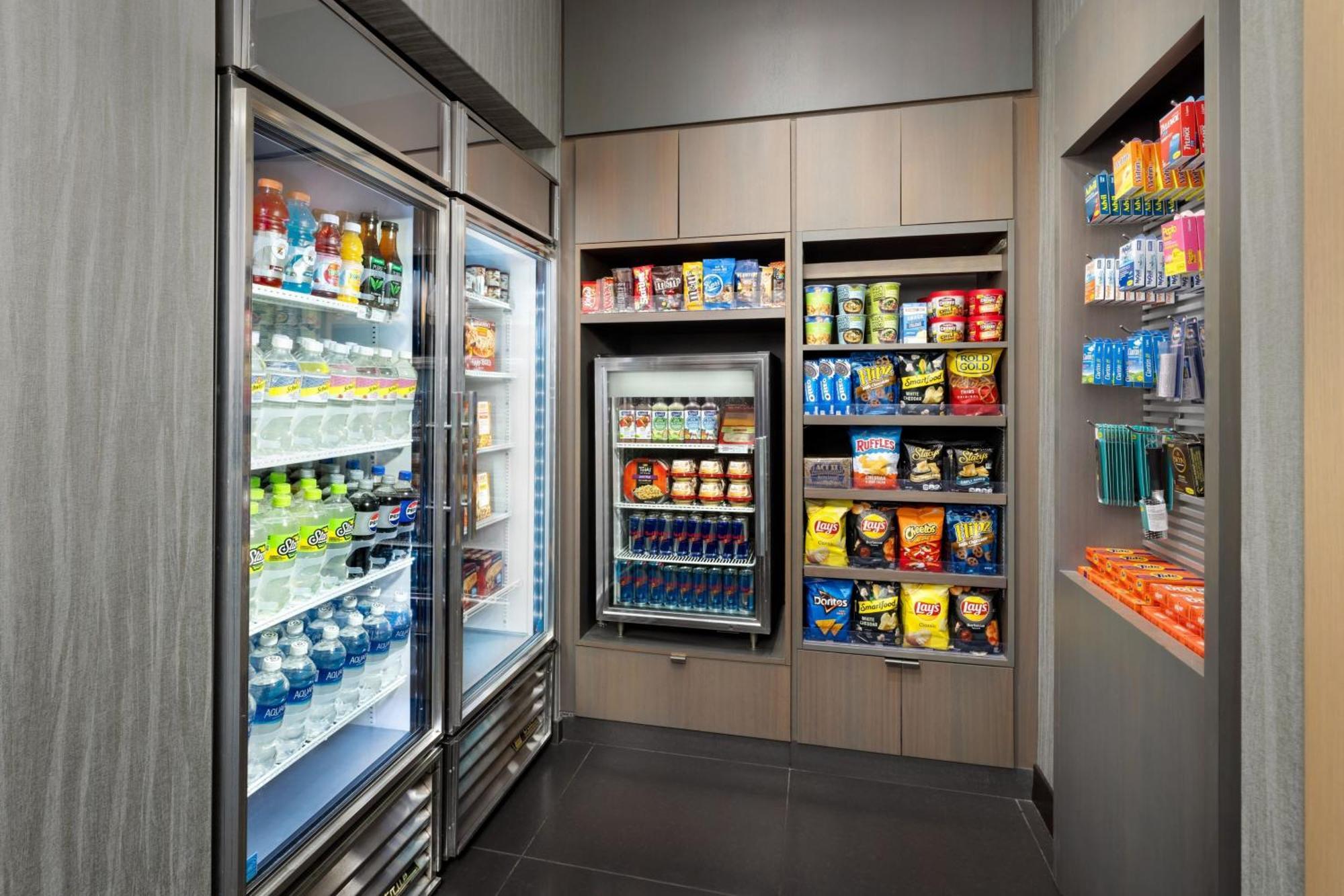 Hotel By Marriott Downtown Manhattan/world Trade Center Area 4*