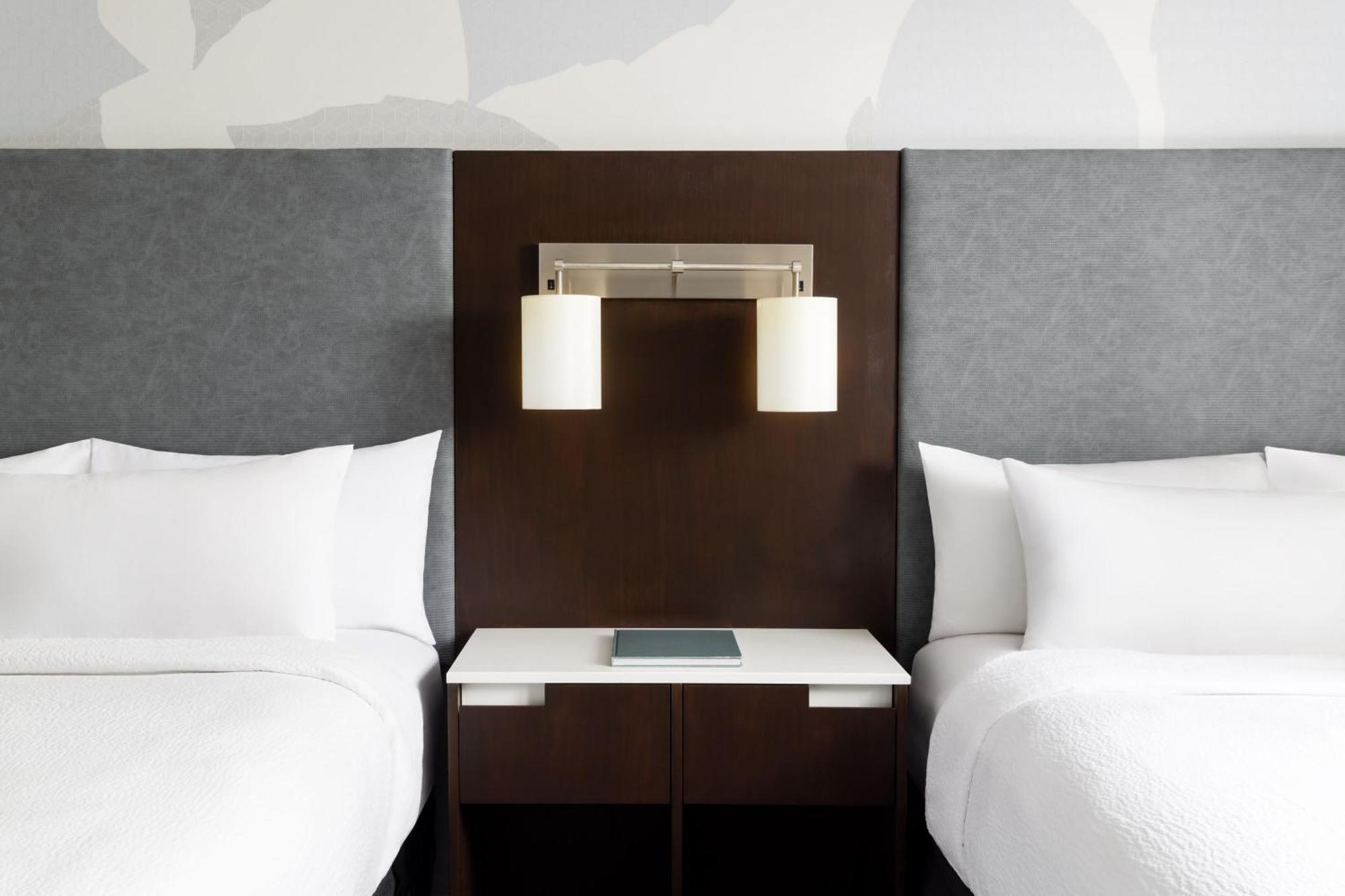 By Marriott Downtown Manhattan/world Trade Center Area