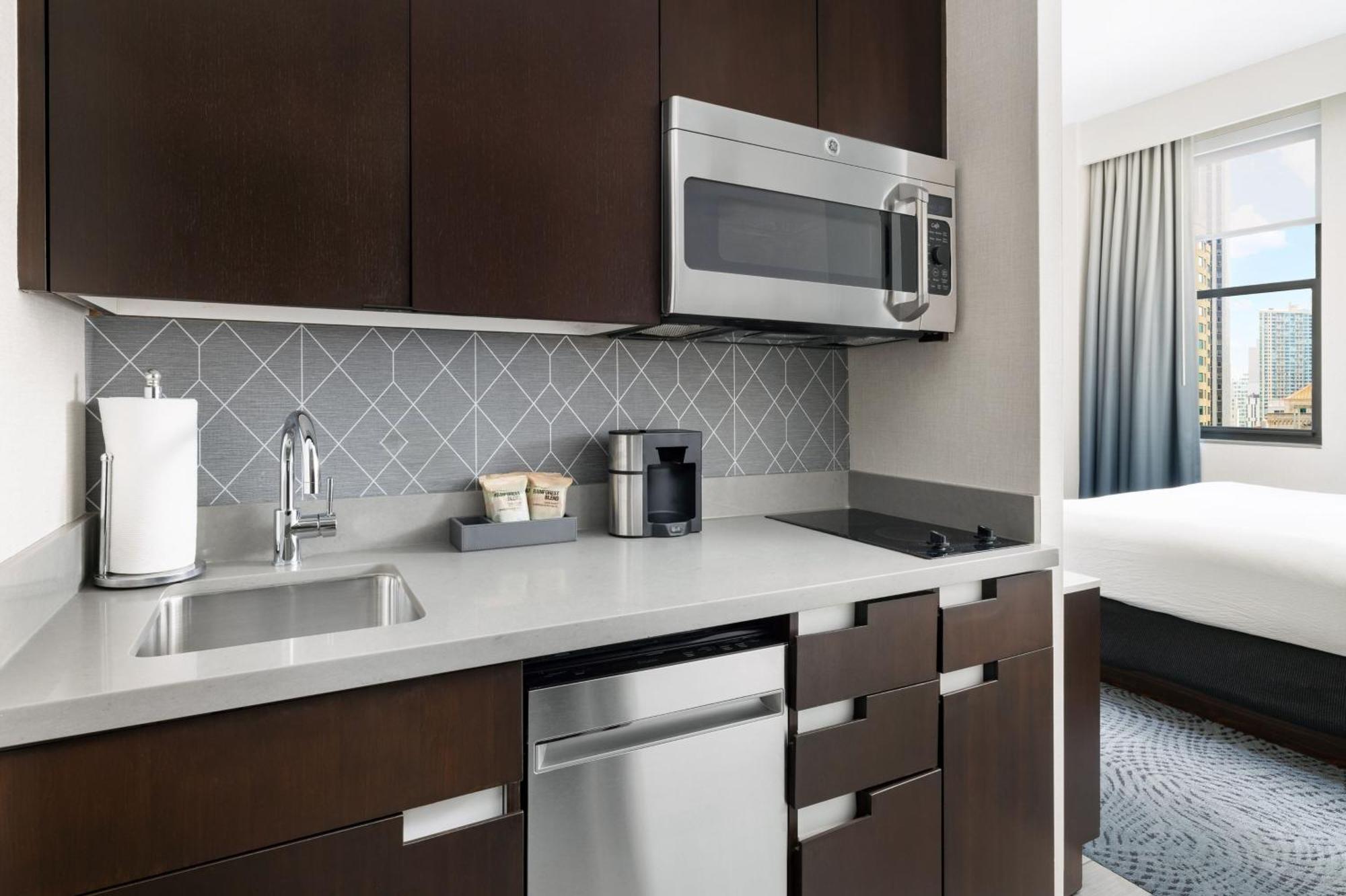 Hotel By Marriott Downtown Manhattan/world Trade Center Area