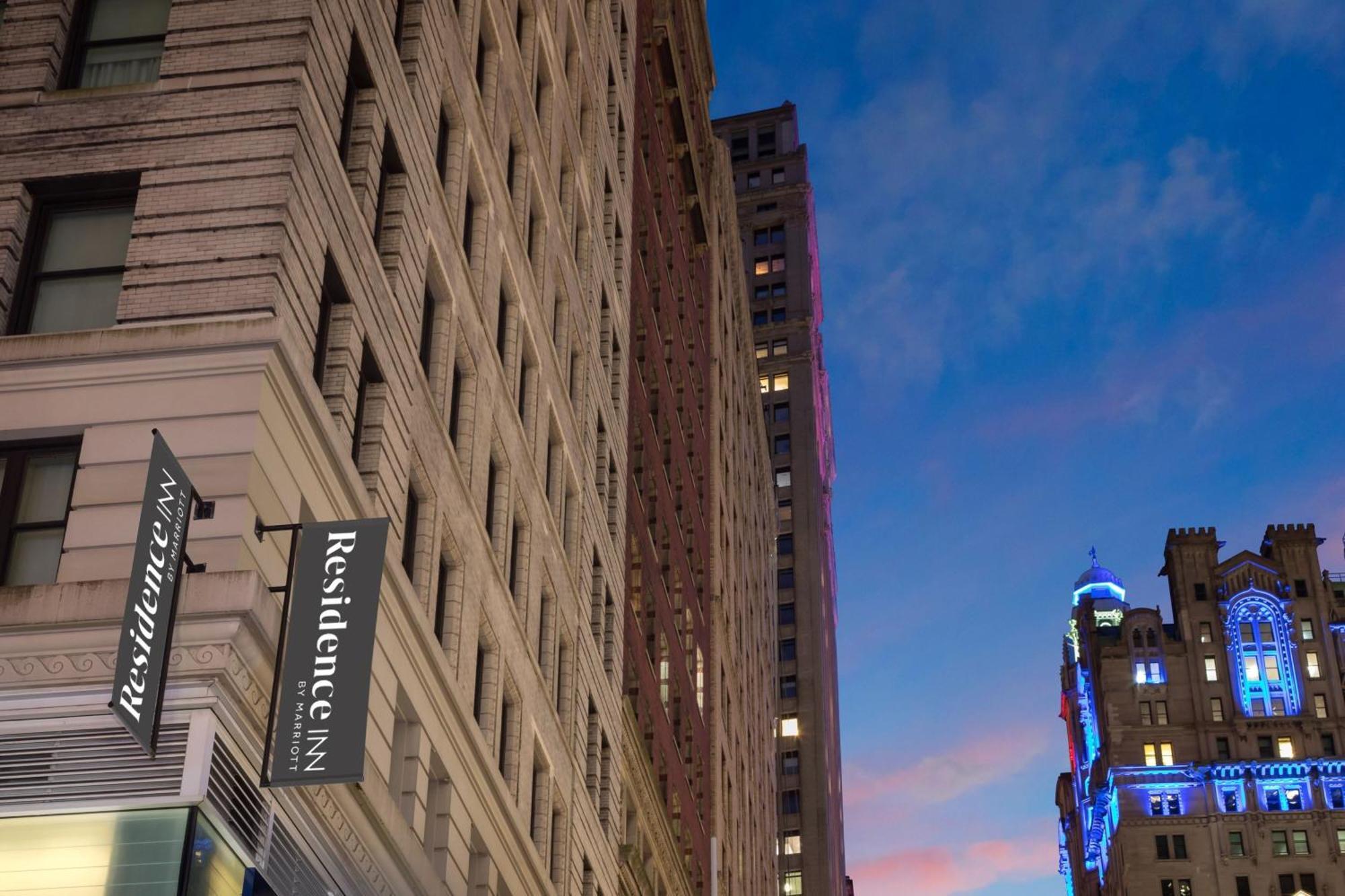 By Marriott Downtown Manhattan/world Trade Center Area 4*