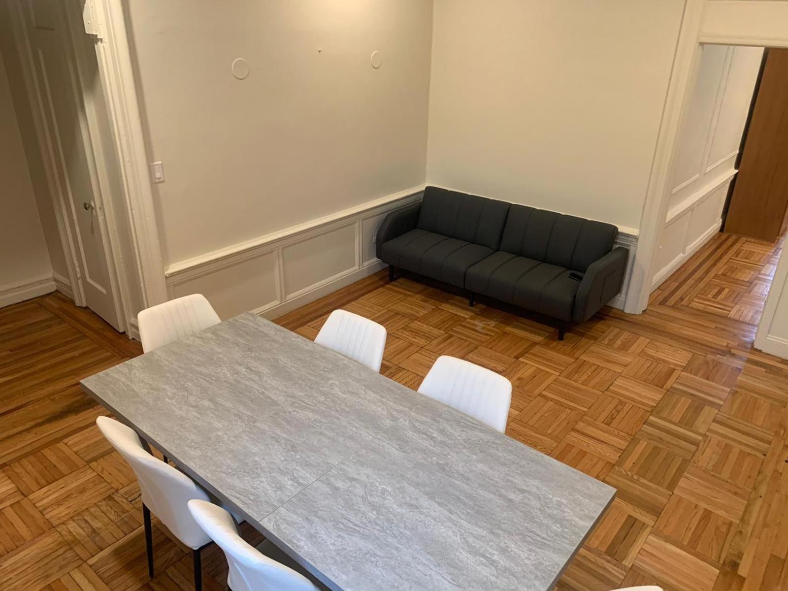 2 Bedroom 1f Apartment *