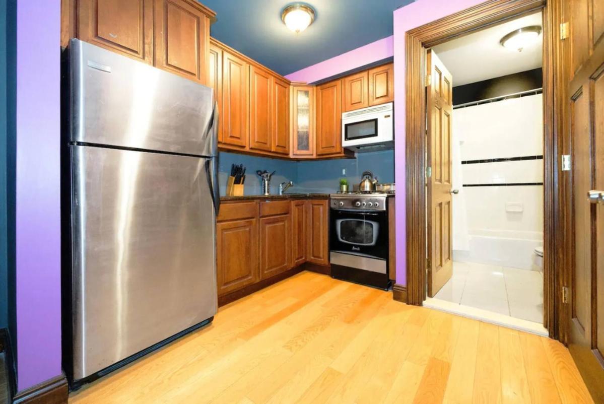 Royal Purple Reign Nyc's Prince-inspired Oasis! Holiday home *