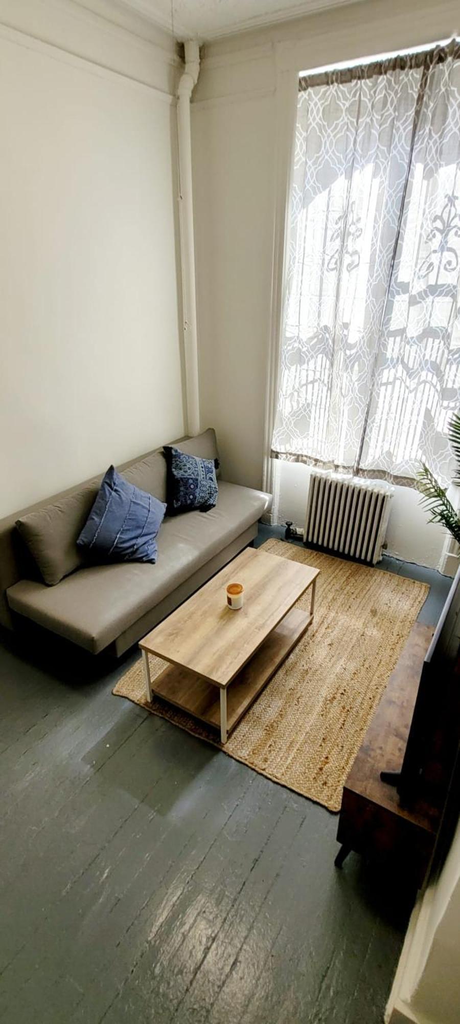 Superlative Midtown Manhattan Apartment *