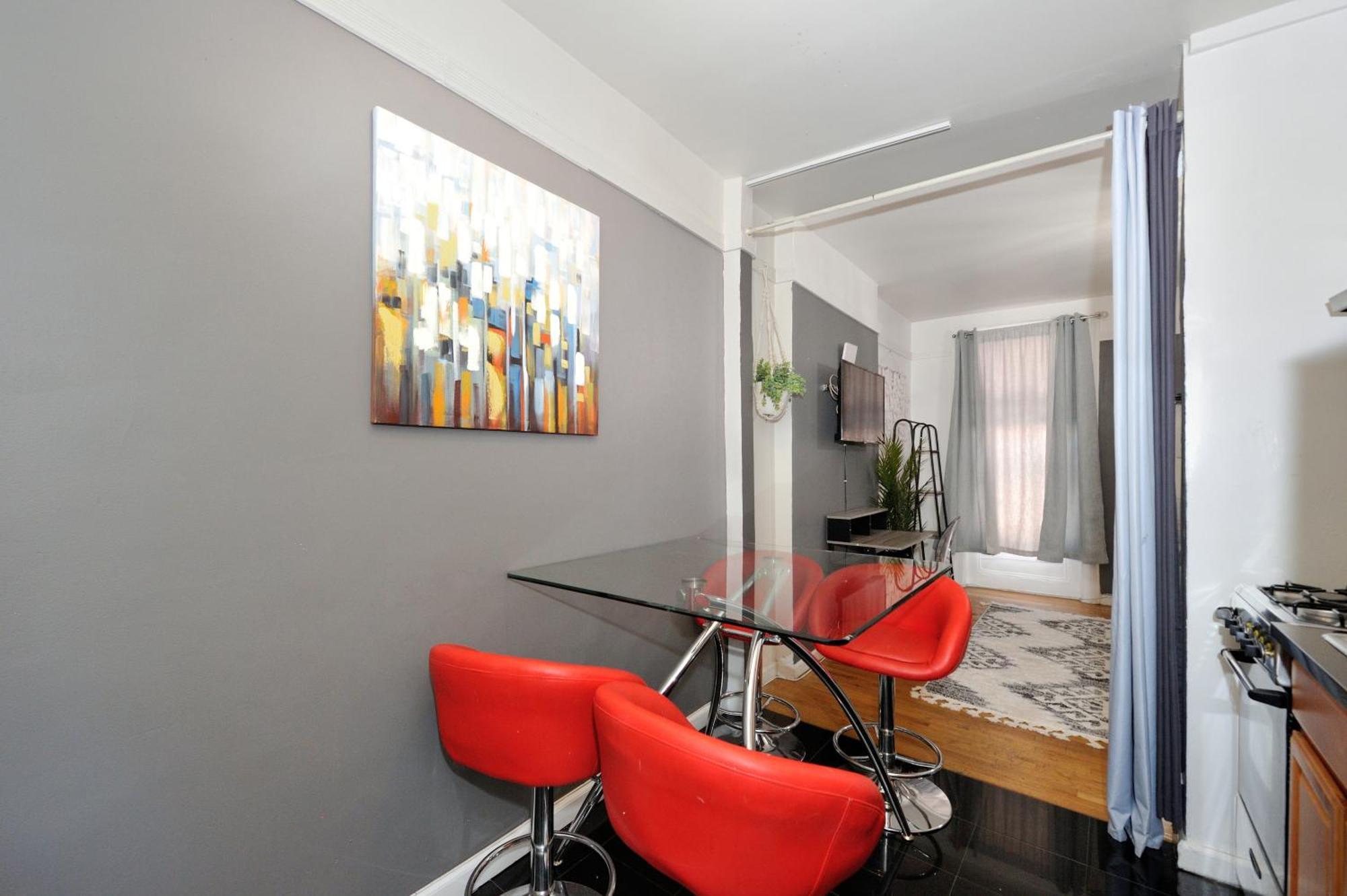 Monthly Nyc Rentals- Perfectly Designed 2 Bedroom Unit *