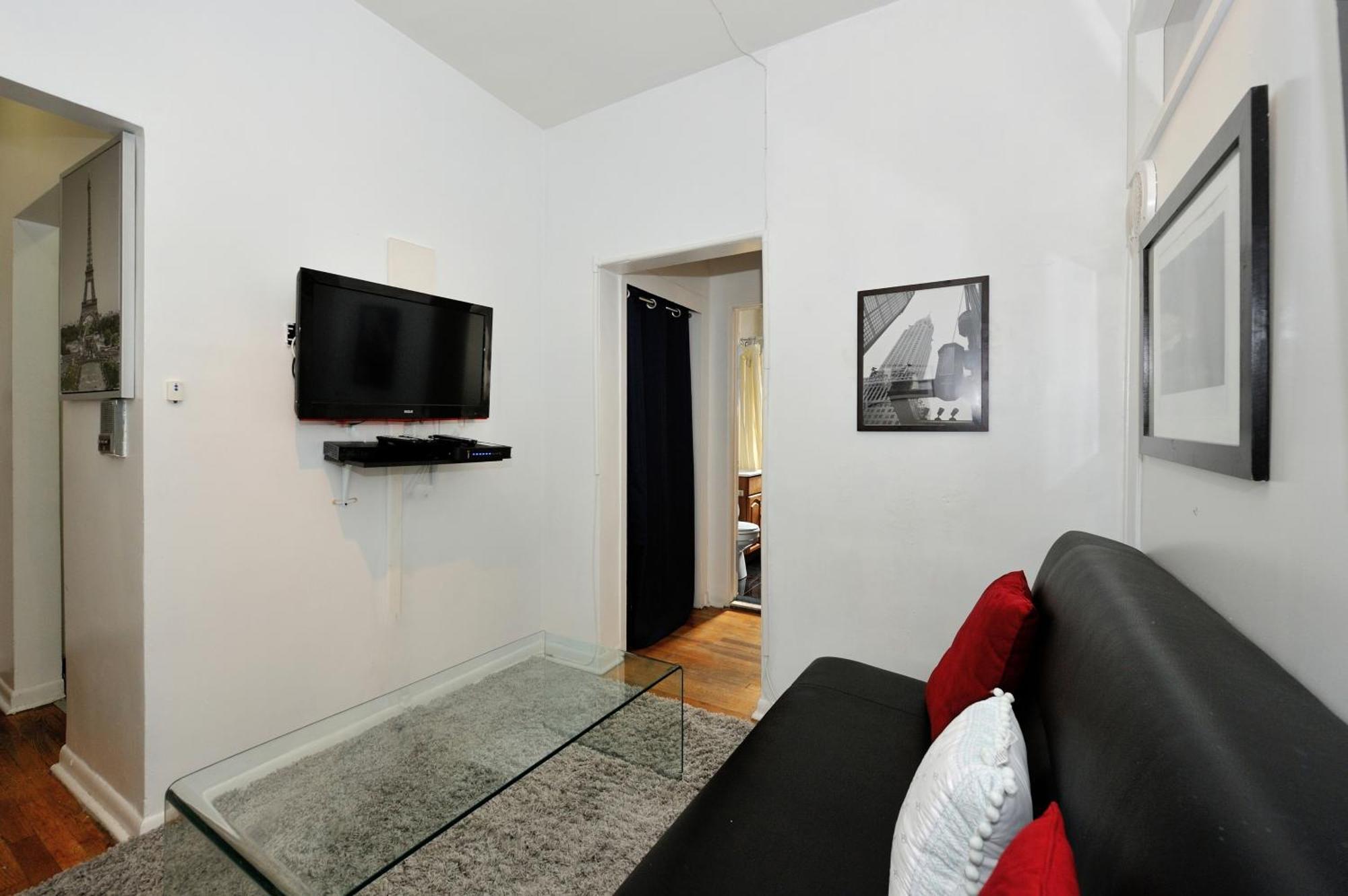 Monthly Nyc Rentals- Beautiful 2 Bedroom Corner Unit
