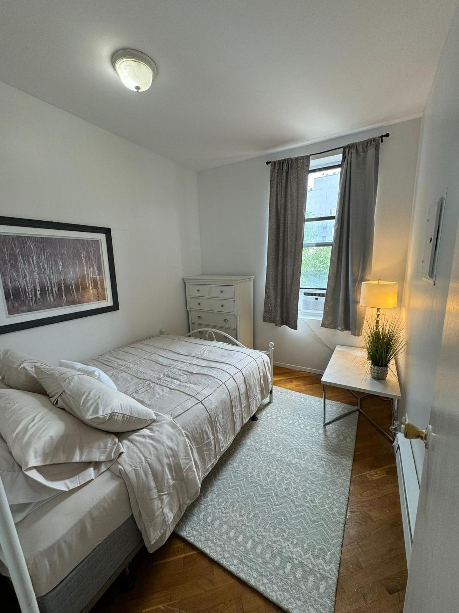 Apartment Bright 3 Bedroom In East Harlem! New York