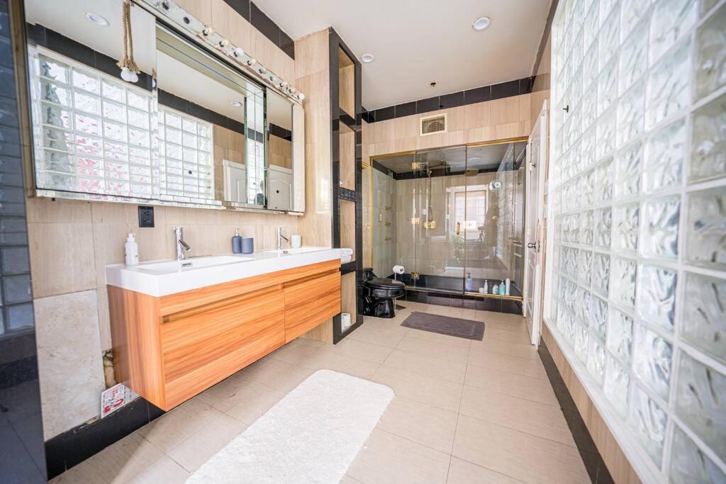 Private Gramercy Townhouse 3br 3ba With Terrace *