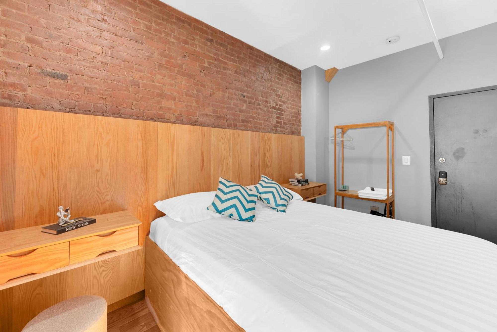 Morris (adults Only) 3*