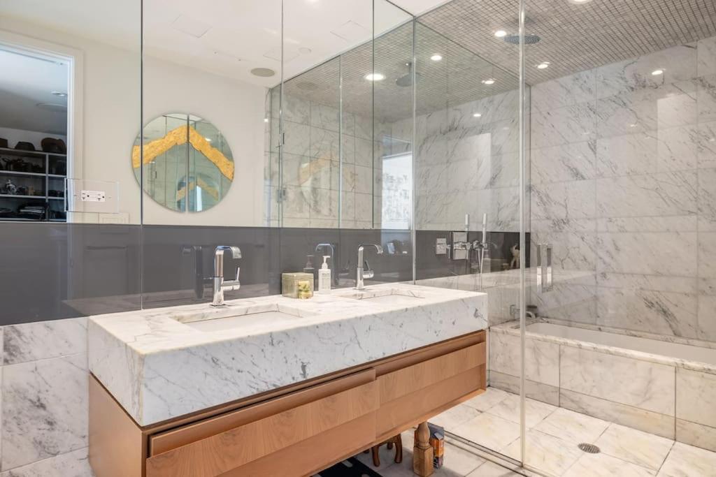 Travive Brand New Five Bedroom Penthouse New York