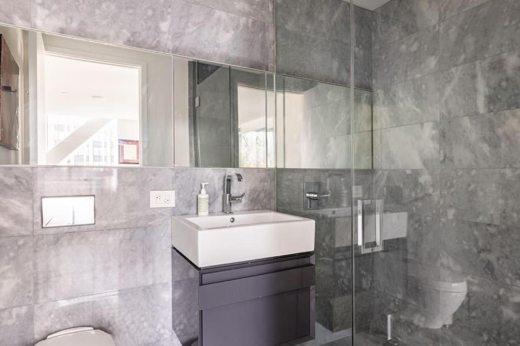 Travive Brand New Five Bedroom Penthouse * New York