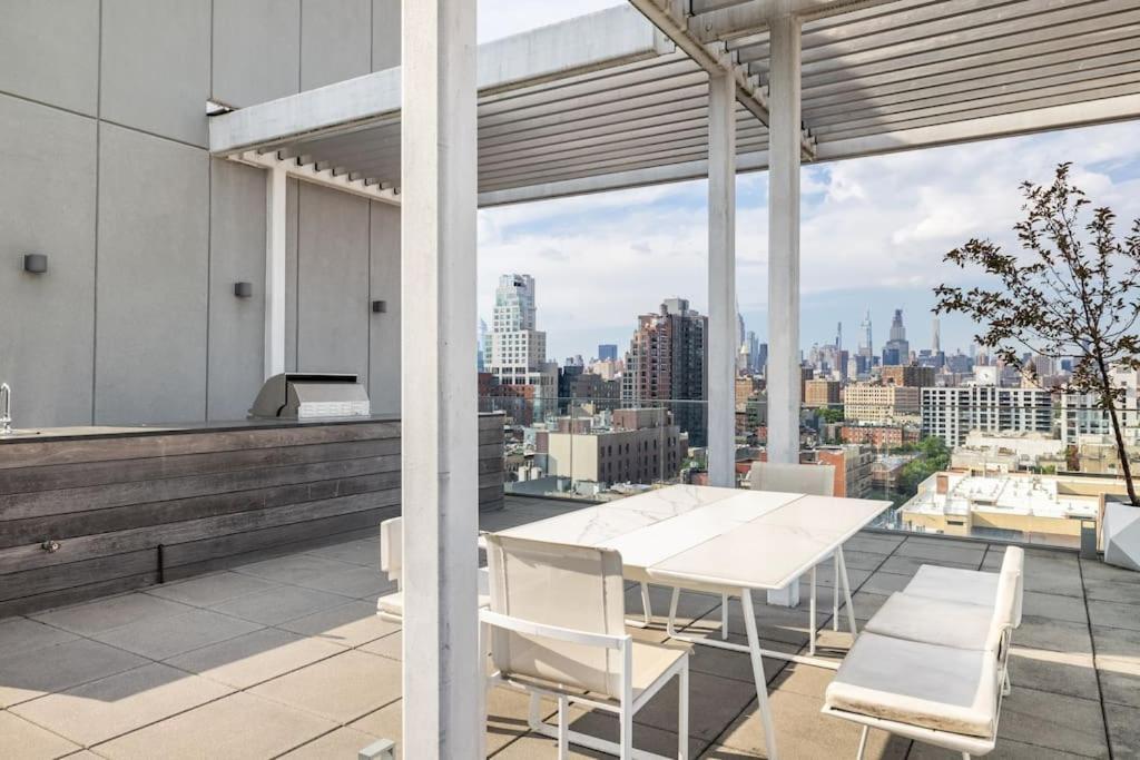 Travive Brand New Five Bedroom Penthouse Apartment *