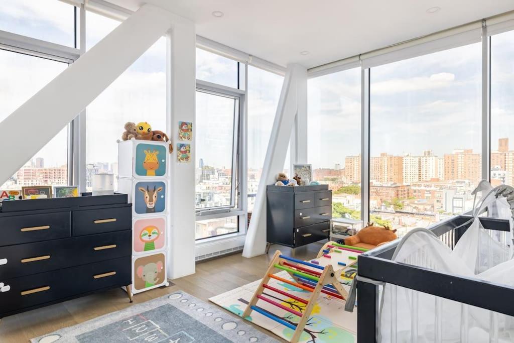 Travive Brand New Five Bedroom Penthouse Apartment *