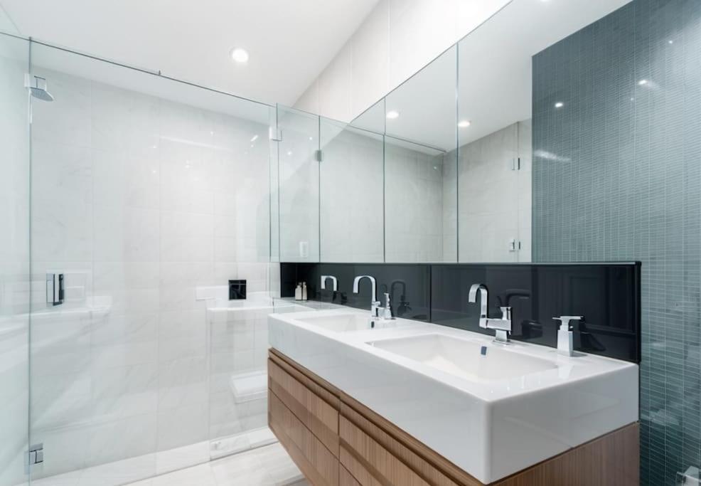 Travive Brand New Five Bedroom Penthouse *