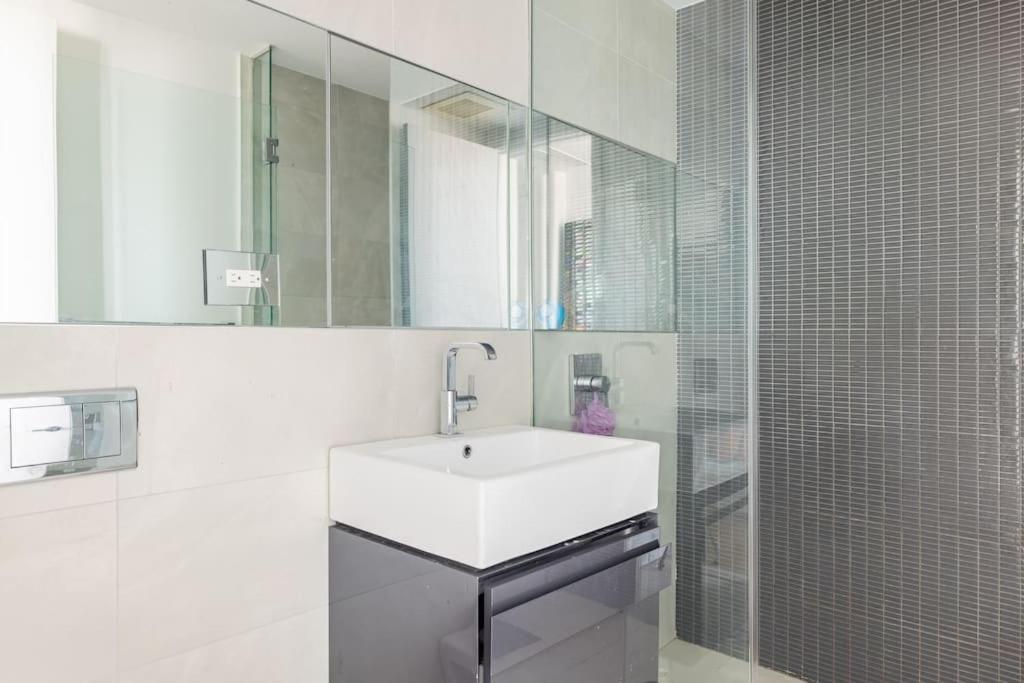 Travive Brand New Five Bedroom Penthouse