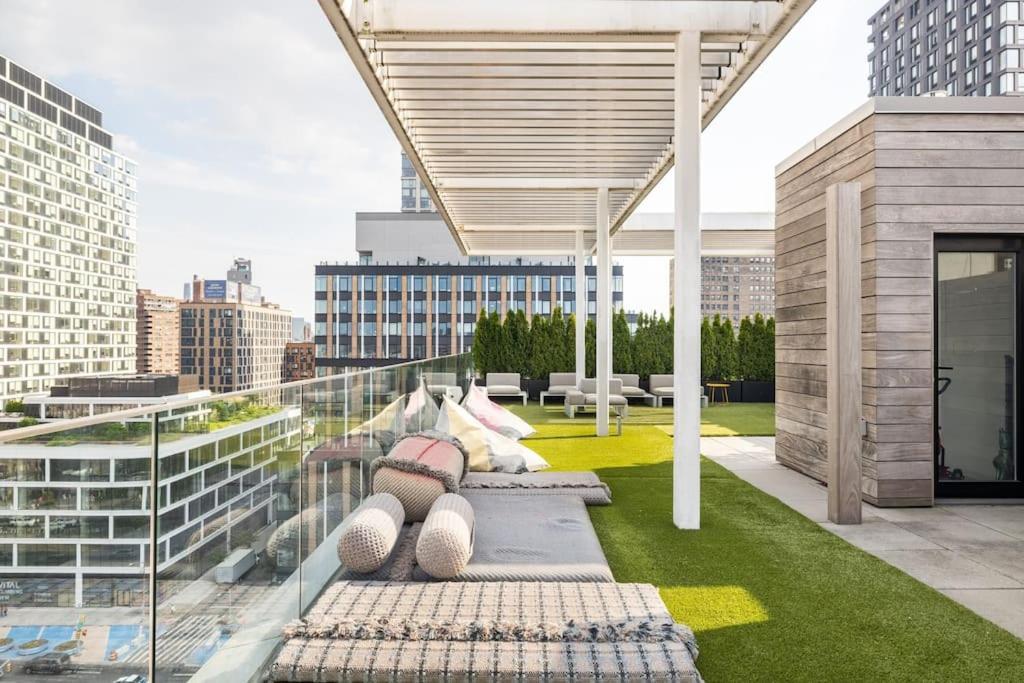 Travive Brand New Five Bedroom Penthouse Apartment *