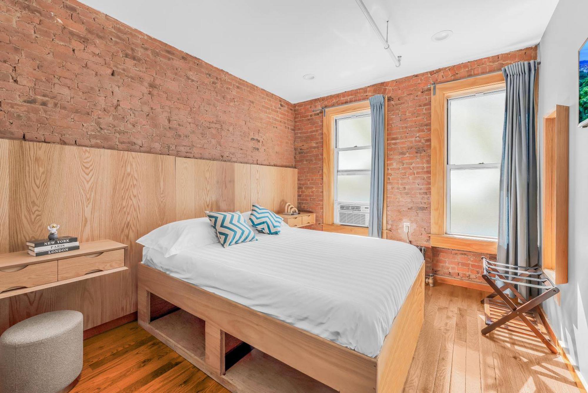 Morris (adults Only) New York