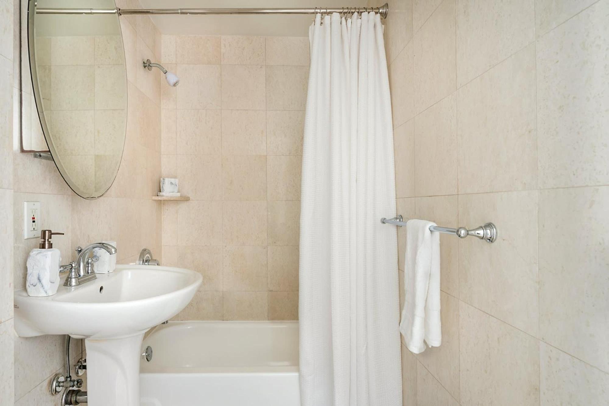 73-318 New Uws Doorman Gym * New York