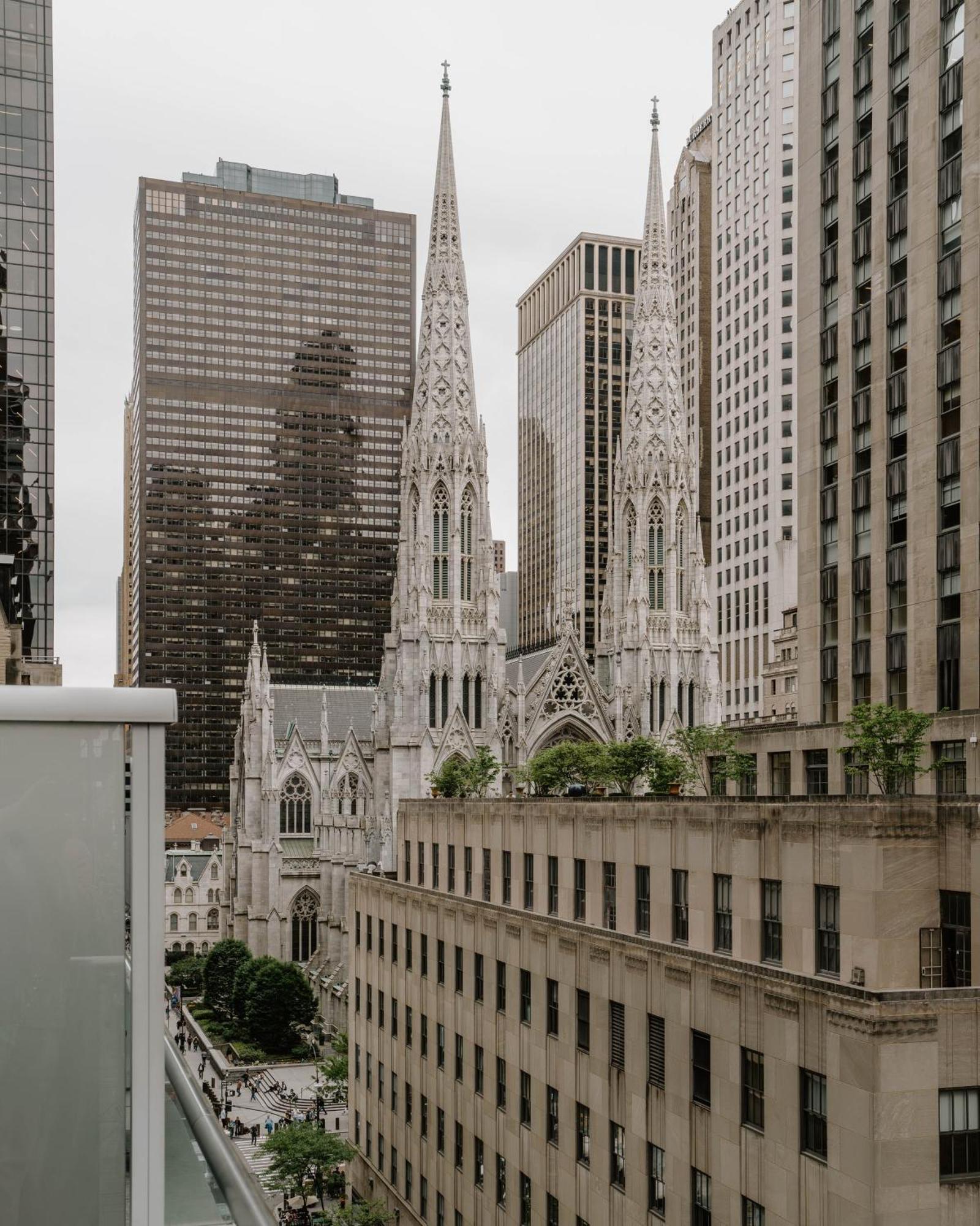 The Jewel Hotel, Hotel New York