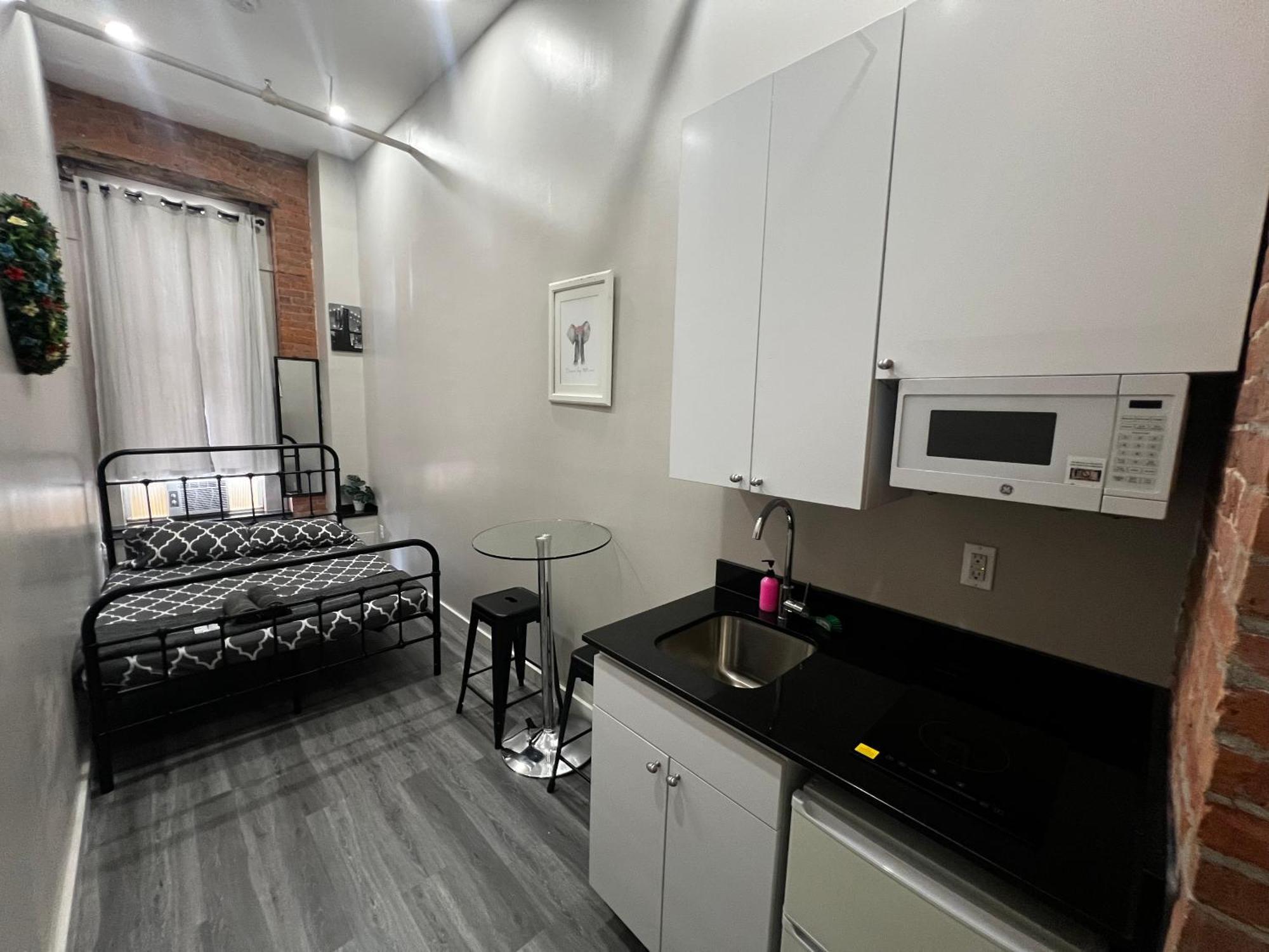 Apartment 31 Street Broadway *