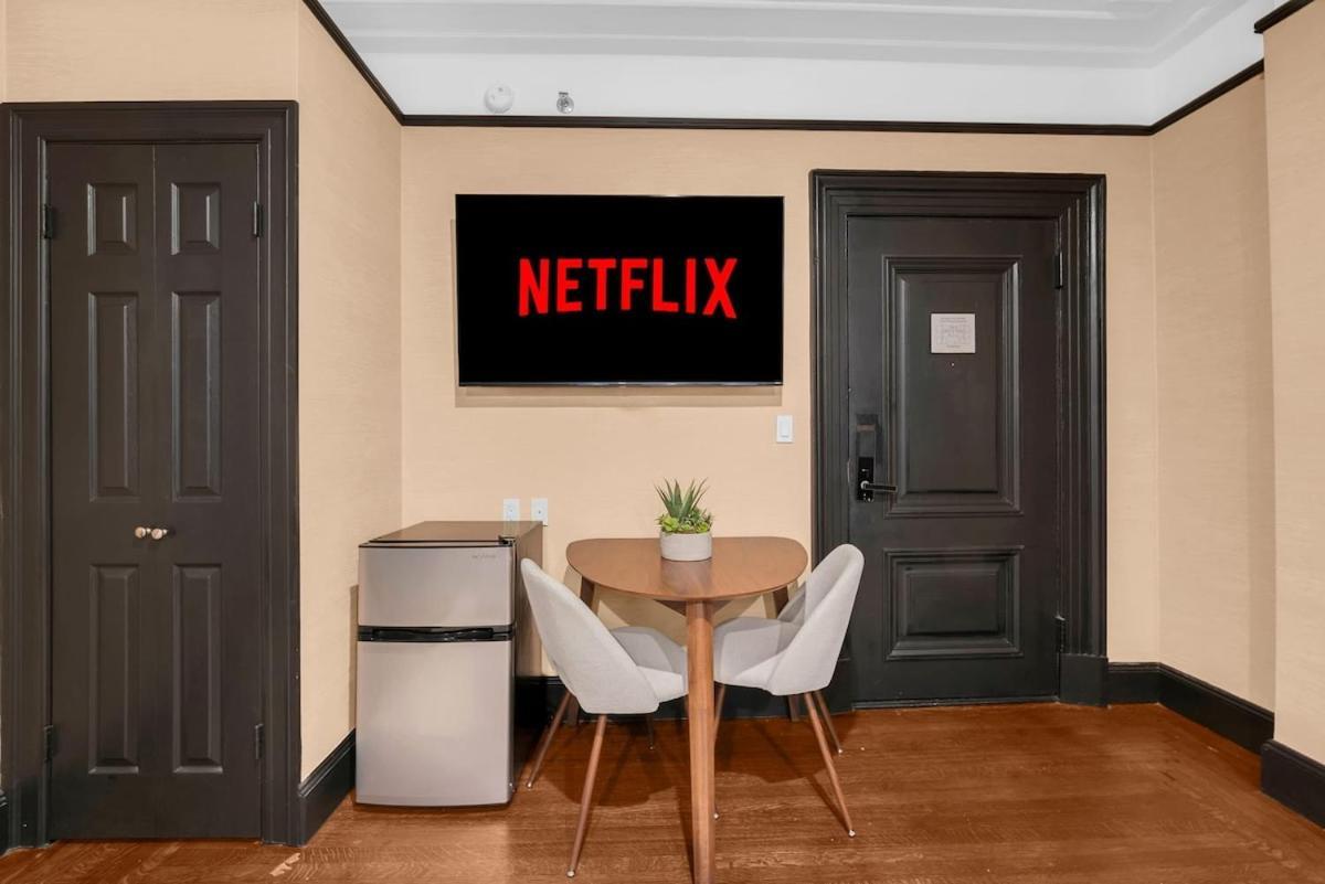 Beautiful Near Times Square With Gym & Patio Appartement