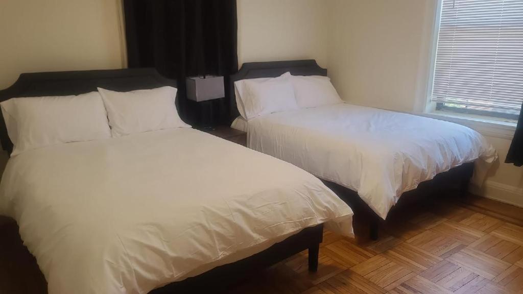 3 Bedrooms 2f New York