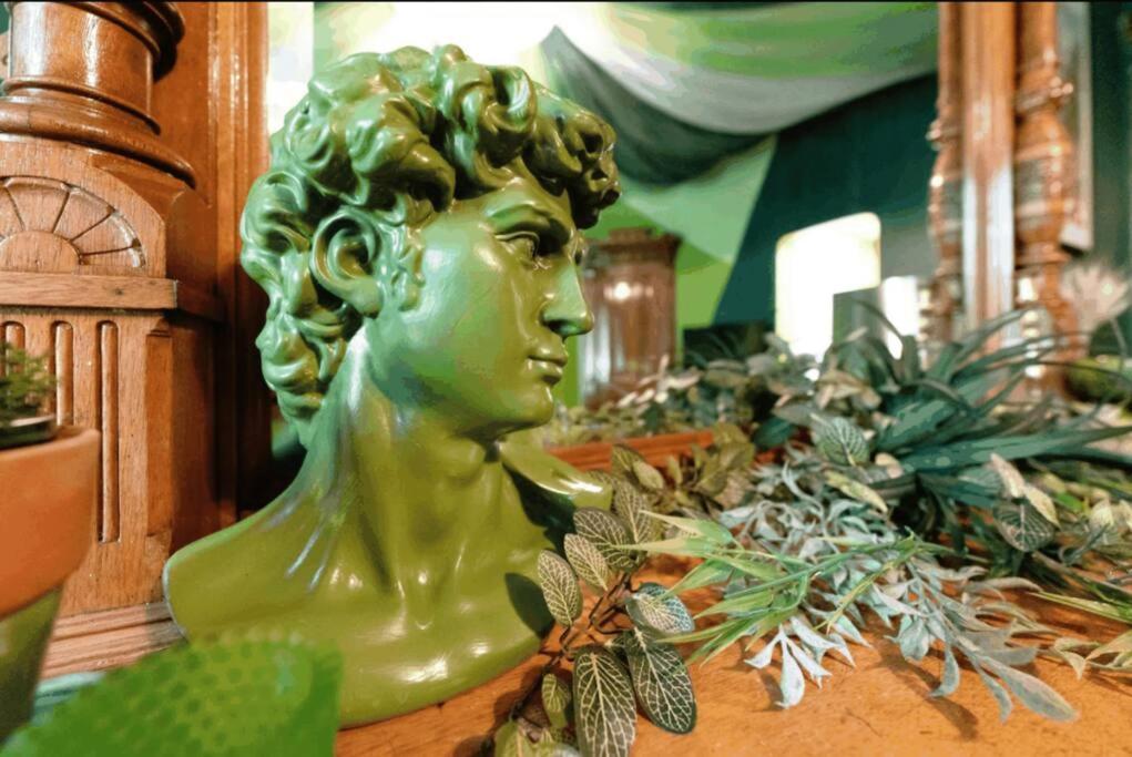 The Room: 70s Groove Themed New York