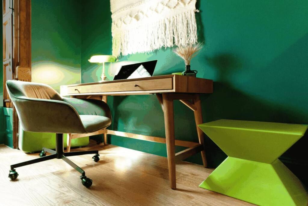 Appartement The Room: 70s Groove Themed New York