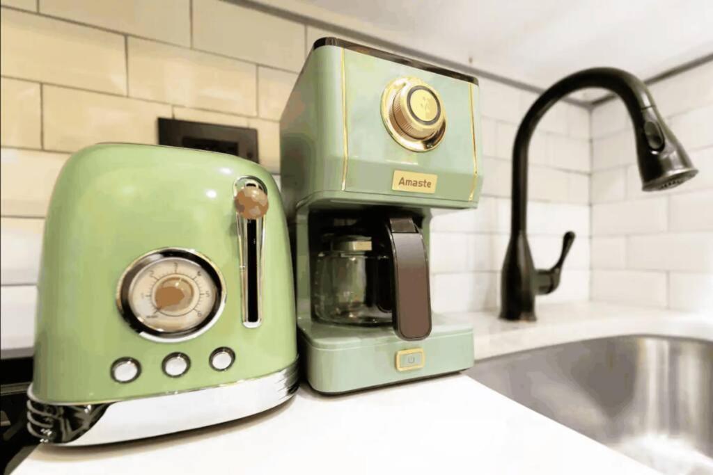 The Room: 70s Groove Themed * New York