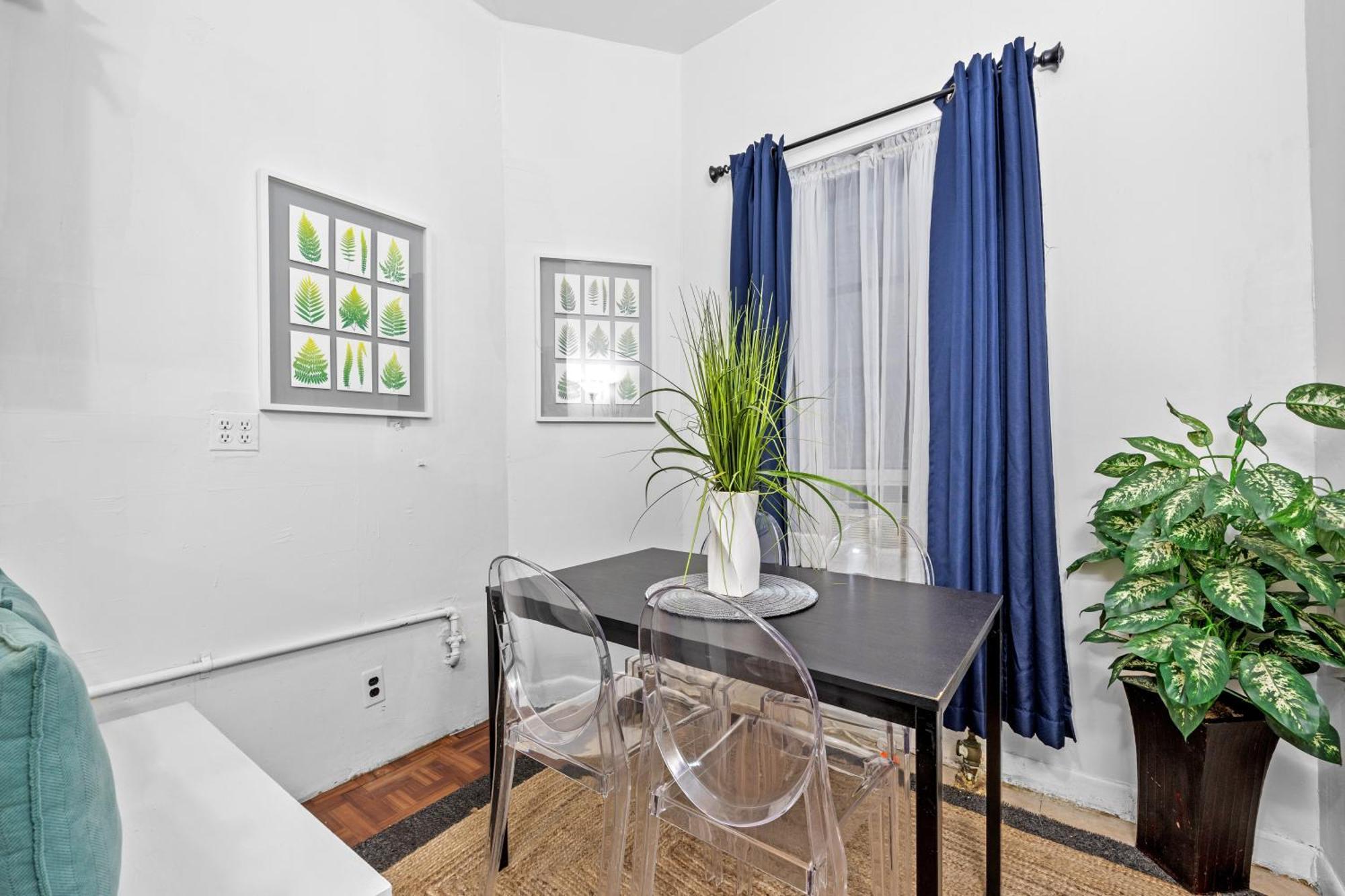 Apartment 2br Walk To Restaurants & Time Square *