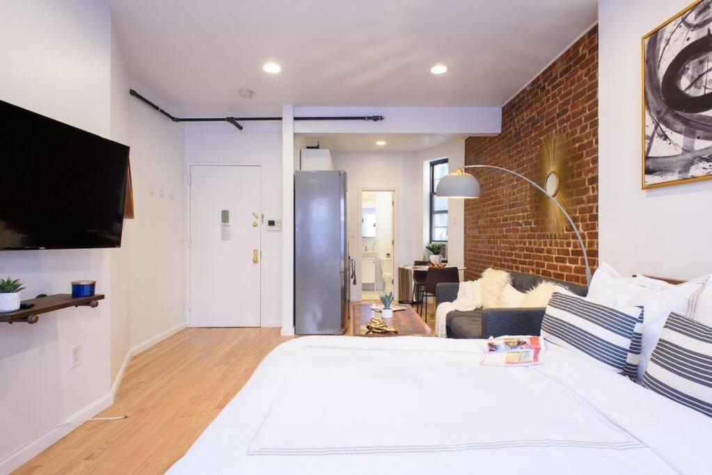 83-3w Ues Park Newly Furnished Xl