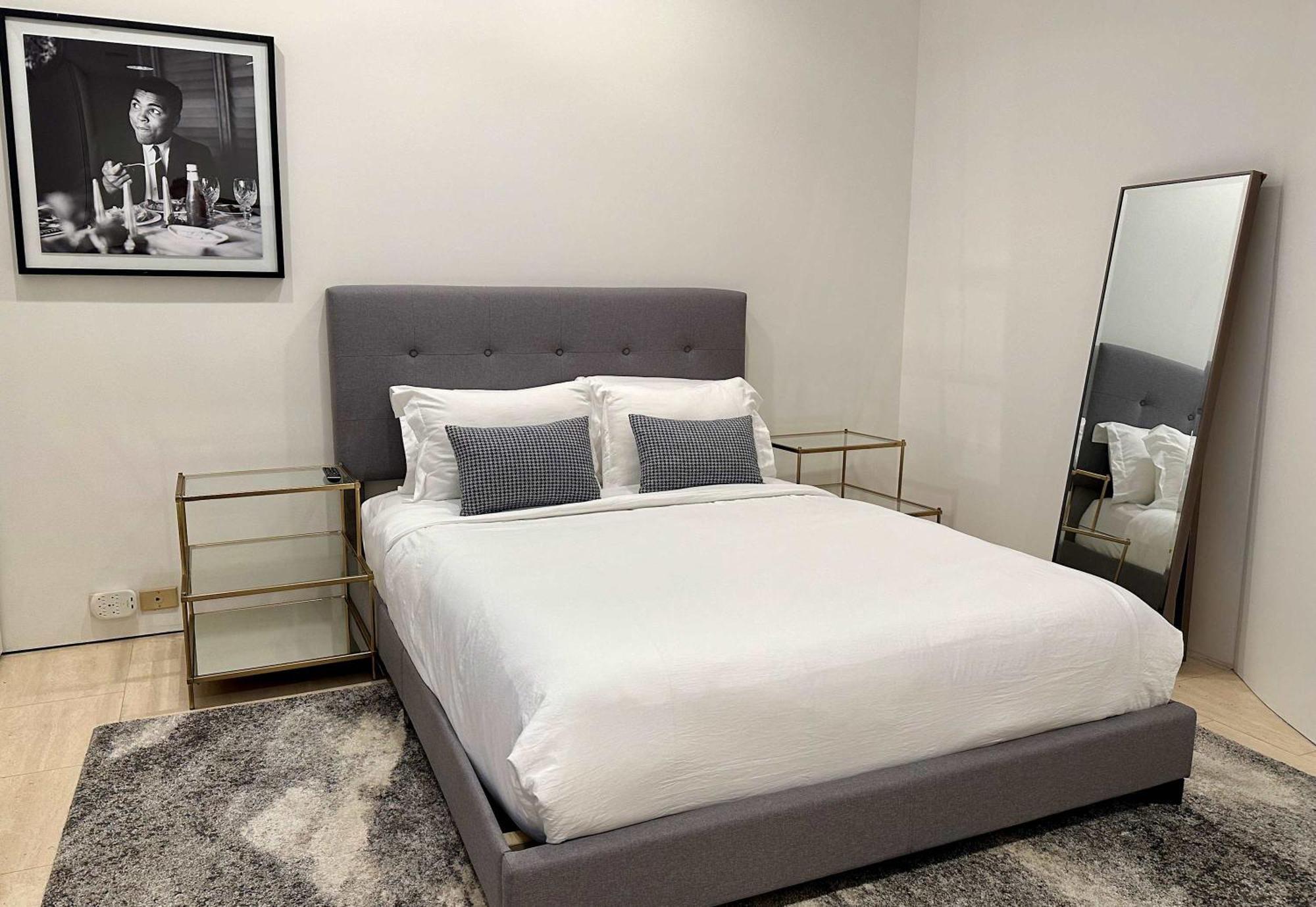 Private Townhome Near Un Holiday home New York