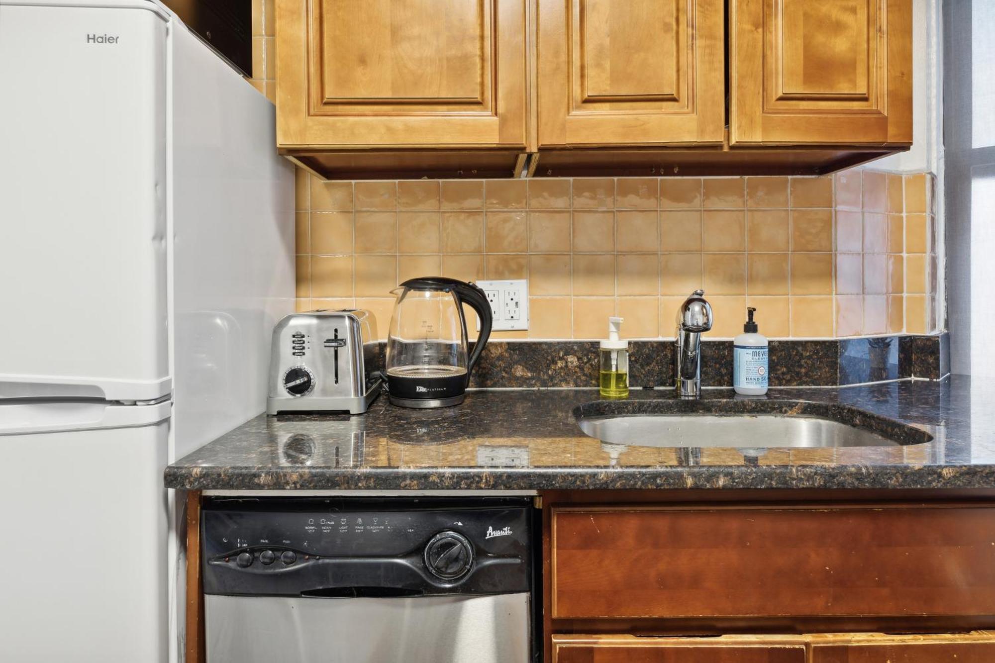 2 Bd Central Apt Next To Diamond District Apartment New York