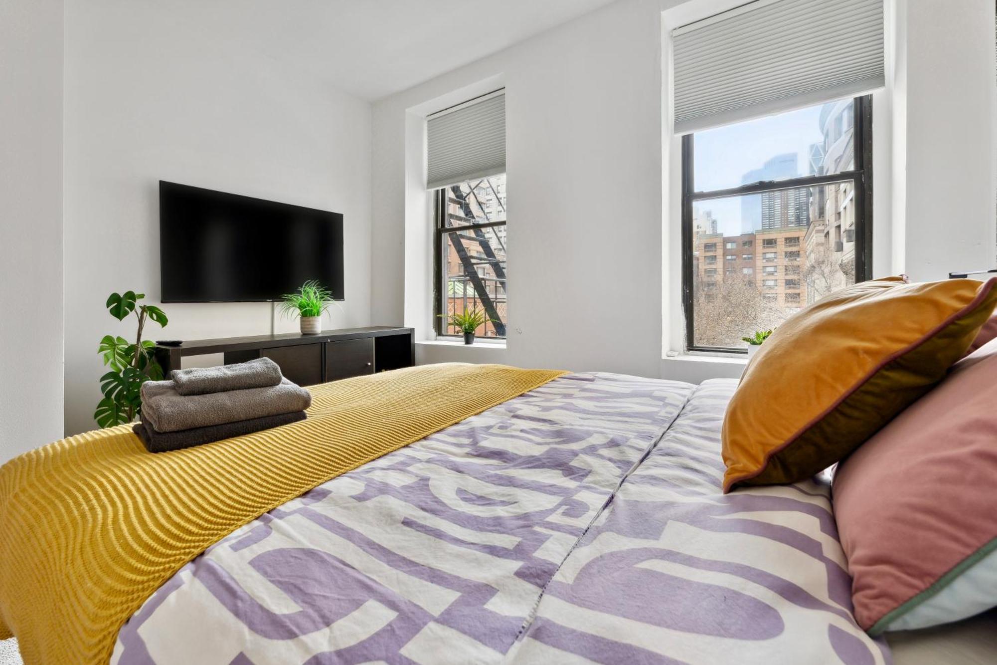 2 Bd Central Apt Next To Diamond District * New York