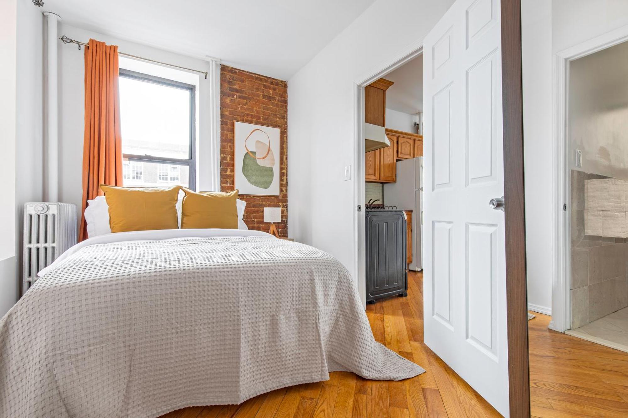 Marvelous & Cozy 3bdr & 2bth In