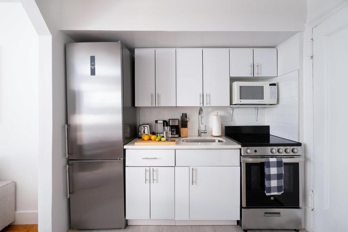 444-3a Newly Renovated 1br - Elevator Building Apartment