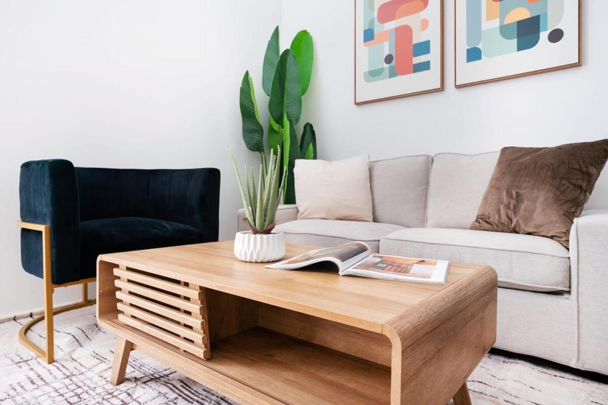 444-3a Newly Renovated 1br - Elevator Building Apartment *